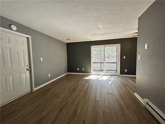 3rd image of 365 N 12th St #3