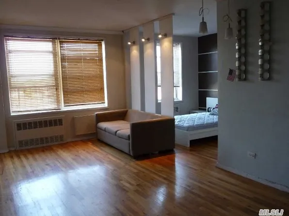 222-89 Braddock Ave #4D, Queens, NY 11427