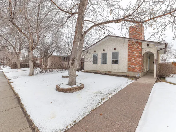 824 Whitemont Dr NE, Calgary, AB T1Y 3N1