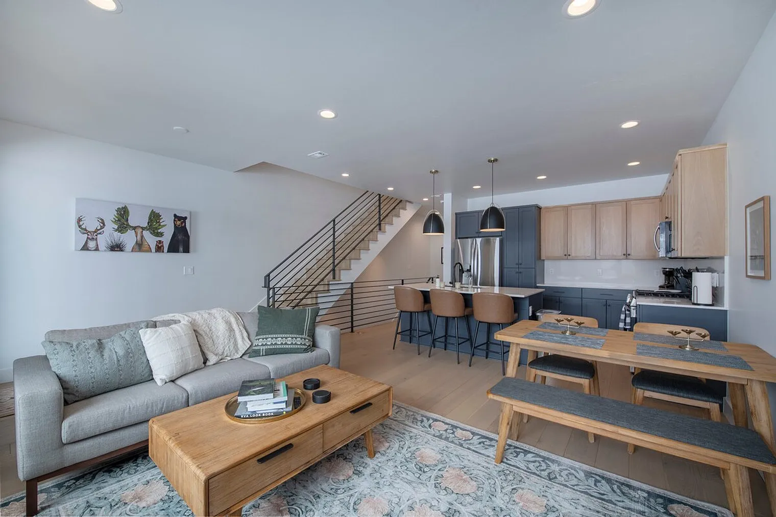 3 bed, 3.0 bath, $8,922 — Photo 2