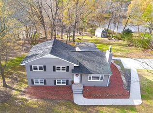 2512 Lakeshore Dr, Greensboro, NC 27407