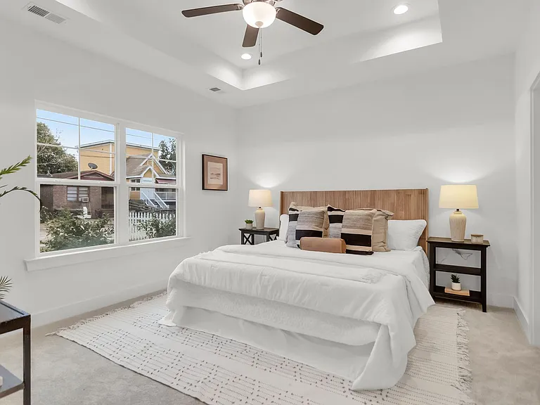 2304 Delano St — Photo 13