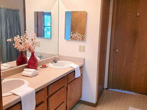 5th image of 3225 Stonecreek Dr #4576105