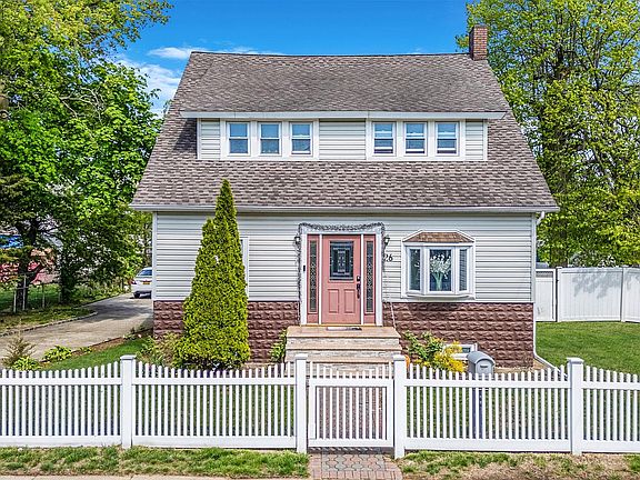 3rd image of 26 Rosedale Avenue