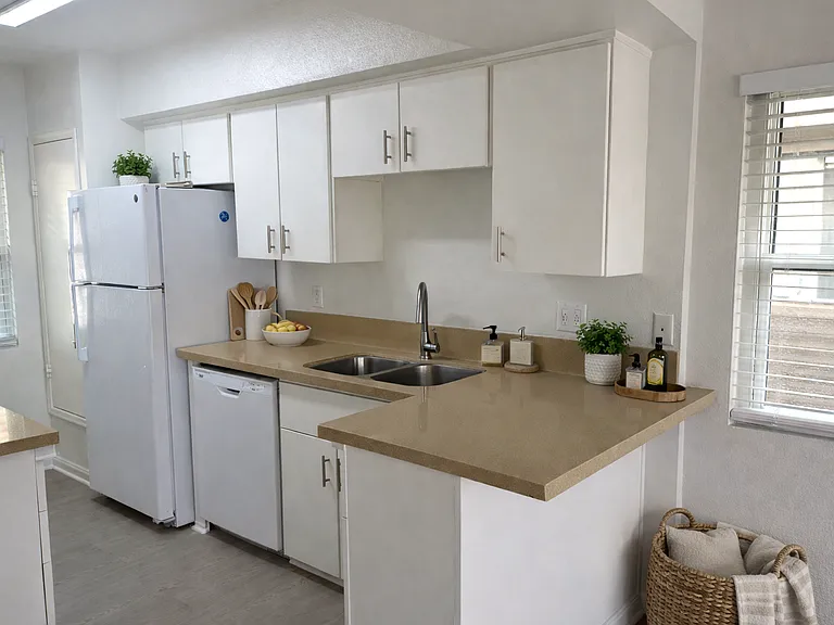 44220 San Pablo Ave #F9 — Photo 5