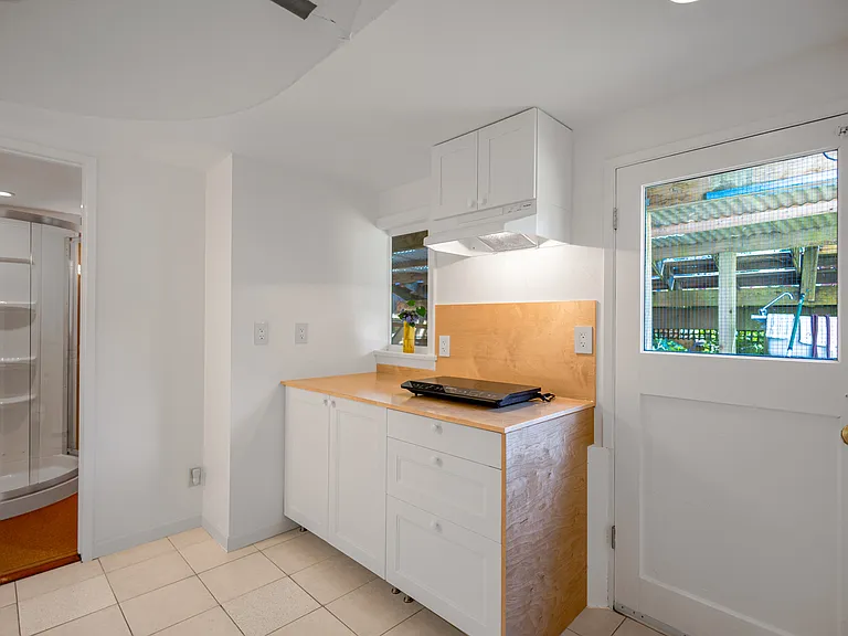 2226 Haywood Ave — Photo 4