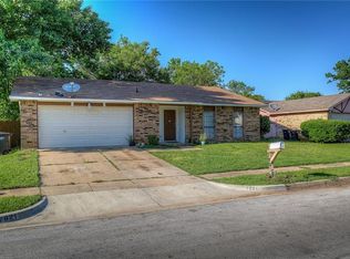 7821 Acapulco Rd, Fort Worth, TX 76112