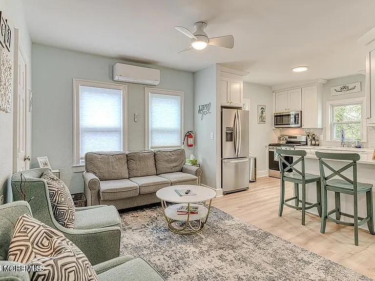 328 Newark Ave #2 — Photo 7