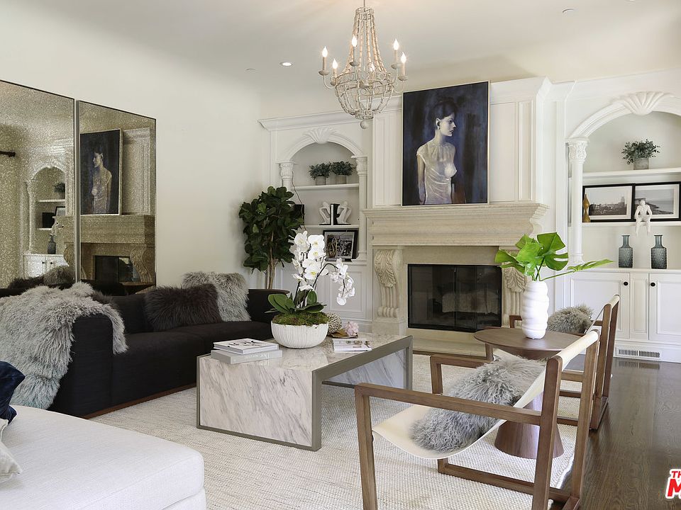 1st image of 517 N Beverly Dr