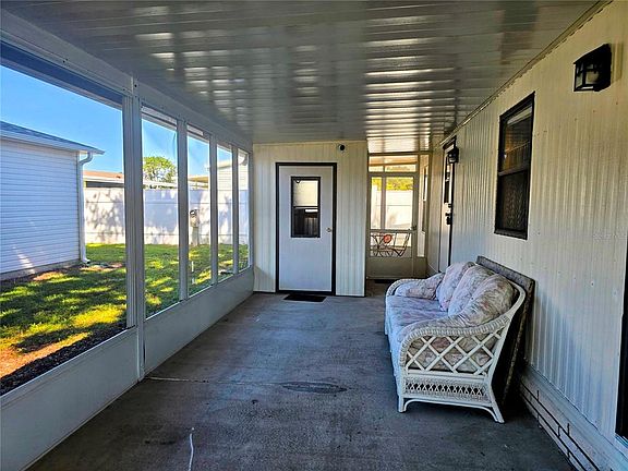 4th image of 615 NE COTTAGE PARK LANE