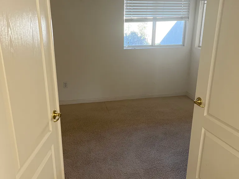 131 Clover Springs Dr — Photo 13