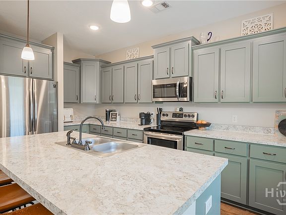 4th image of 405 Pivot Point