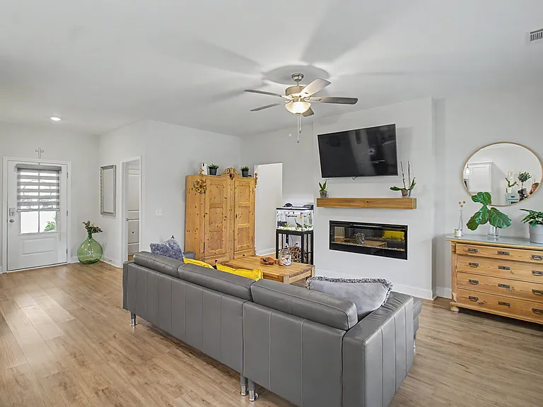 303 Alder Pass — Photo 5