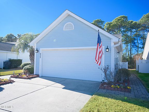 4th image of 935 Elderberry Lane SW