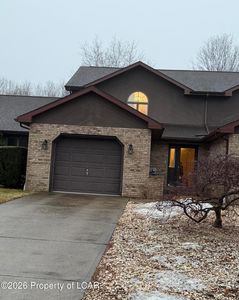 1512 Poolside Dr, Hazle Township, PA, 18202