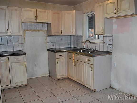 5th image of 32912 Wexford Dr