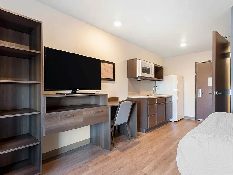 Studio Suite - 1 Queen Bed