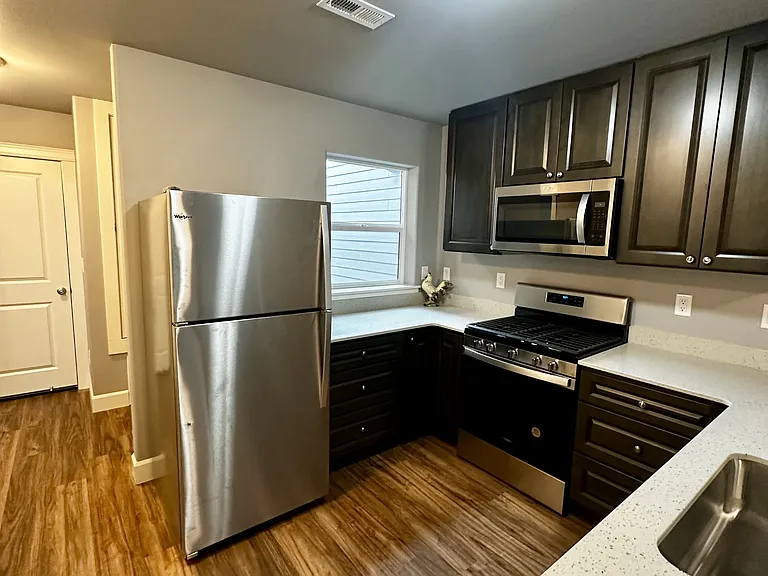 3752 Peter Ln NE #3752 — Photo 12