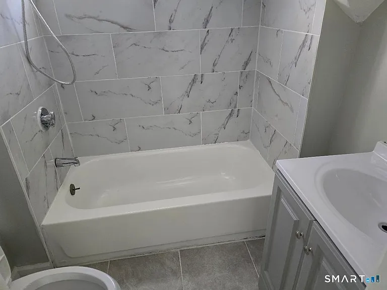 219 Woodlawn Ter #3 — Photo 5