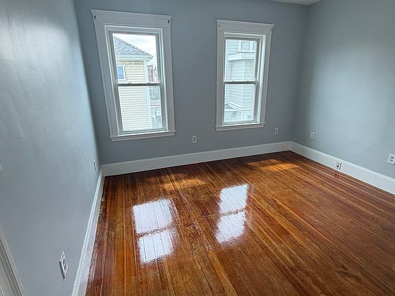 4th image of 38 Pembroke St #2