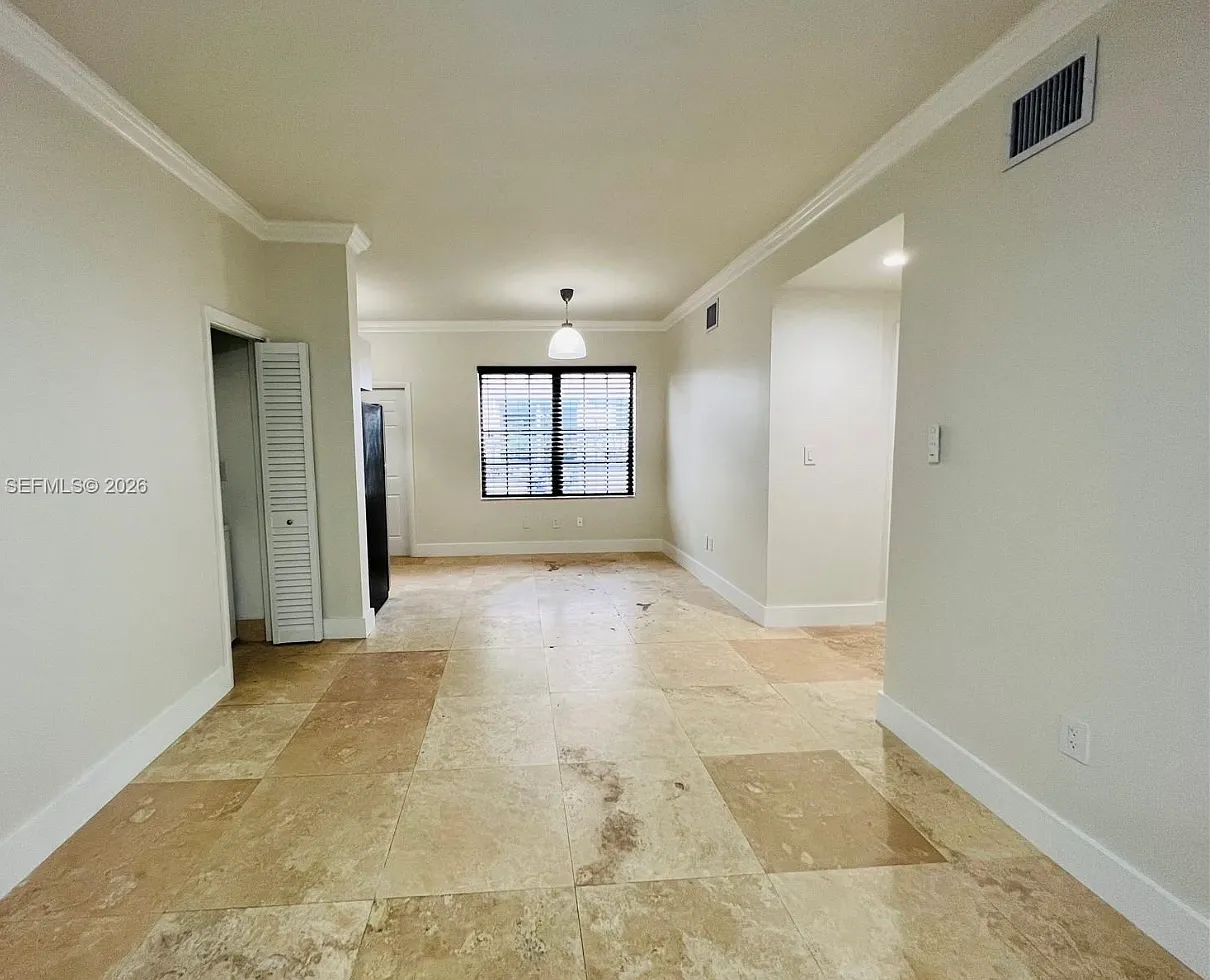 2 bed, 1075 sqft, $3,650 — Photo 3