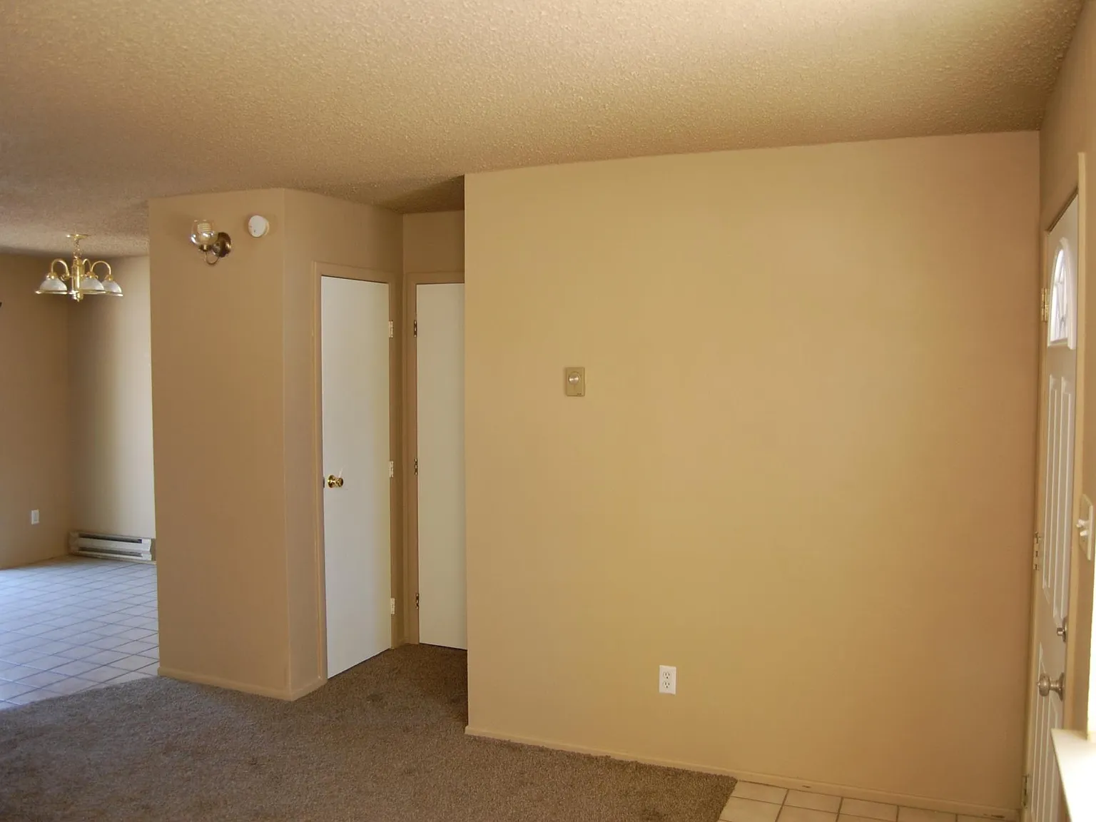 3 bed, 2.5 bath, 1729 sqft, $1,450 — Photo 4