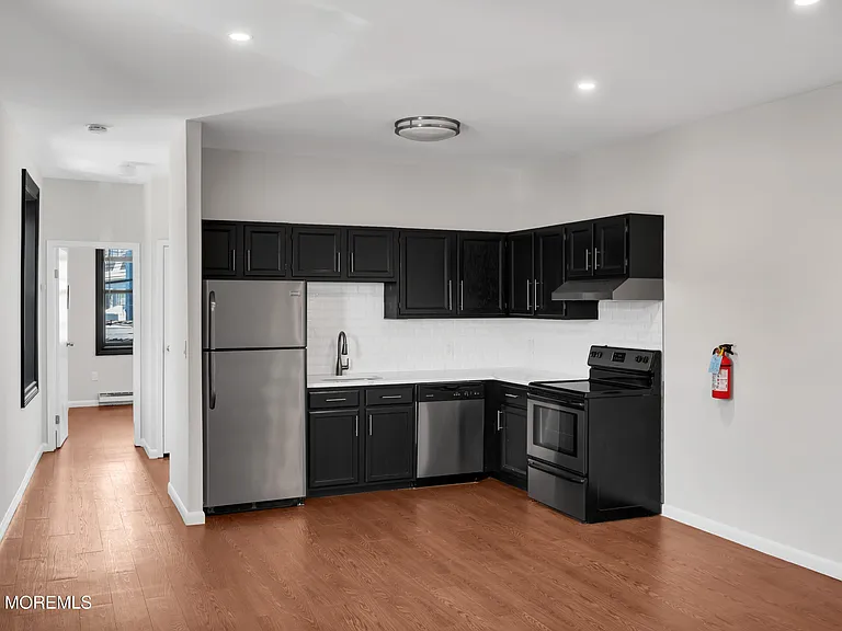 31 W Front St #1 — Photo 3