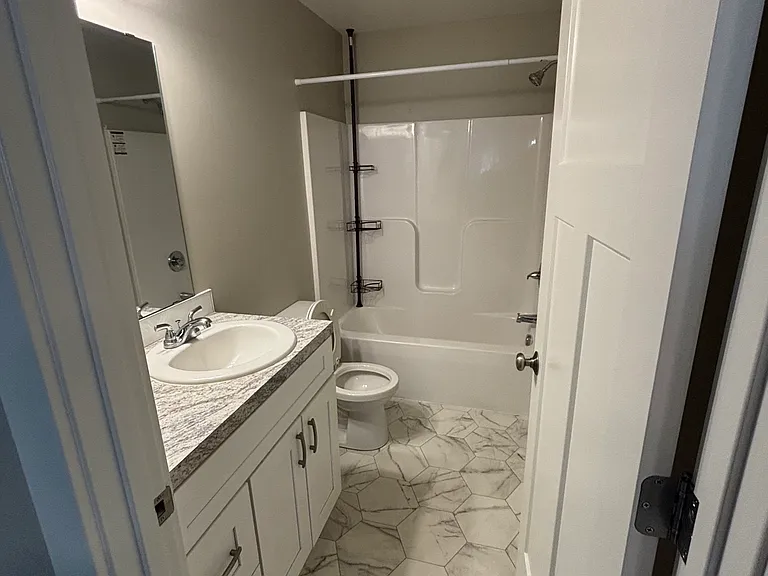 137 Clark St #137 — Photo 4