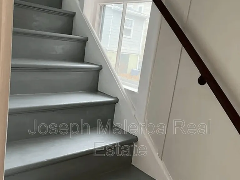 284 Ocean Ave — Photo 9