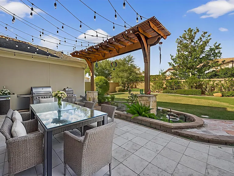 2210 Bywater Dr — Photo 40