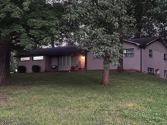 3rd image of 260 Charlotte Ann Dr