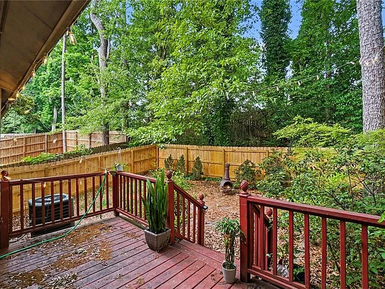 1006 Creatwood Cir SE — Photo 20
