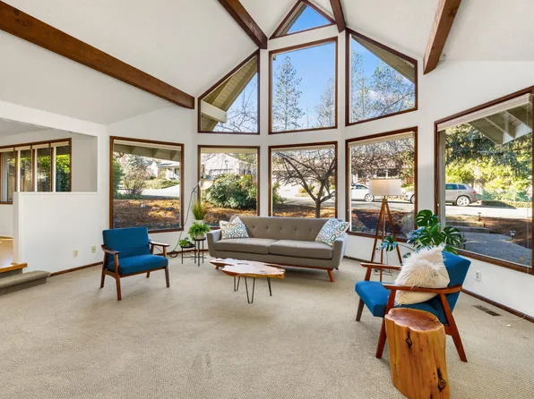 928 Beswick Way, Ashland, OR 97520