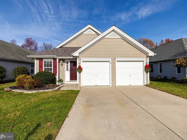 141 Blue Heron Dr, West Deptford, NJ 08086