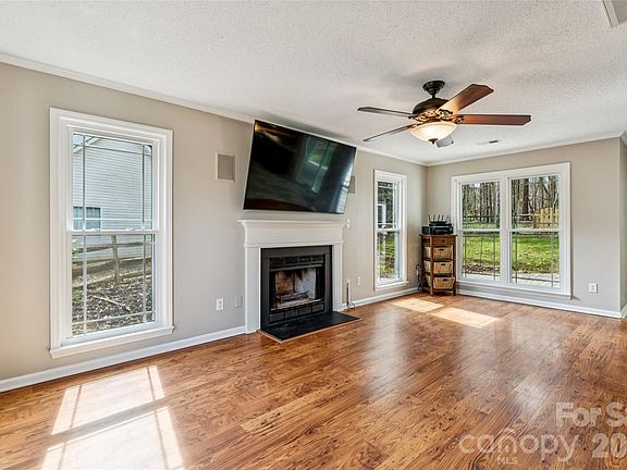 5th image of 8307 Poplar Grove Cir