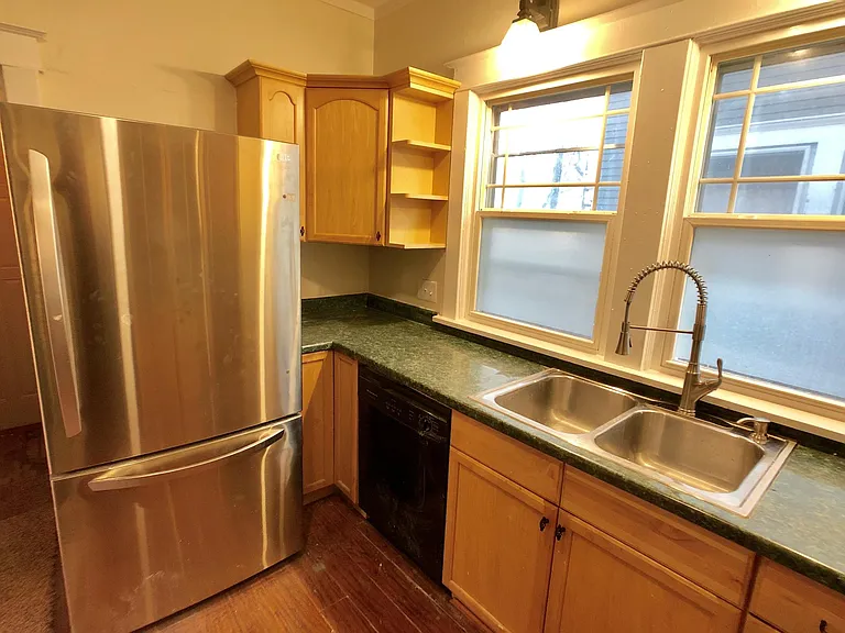 802 Camburn Ct SE — Photo 2