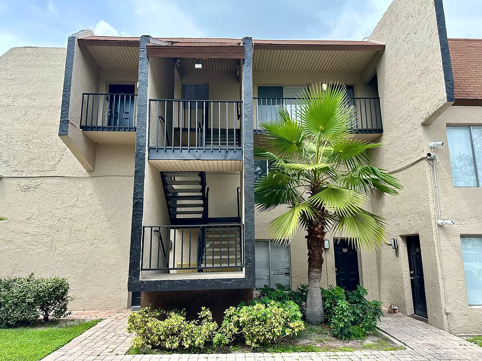 Uptown Palms Apartments