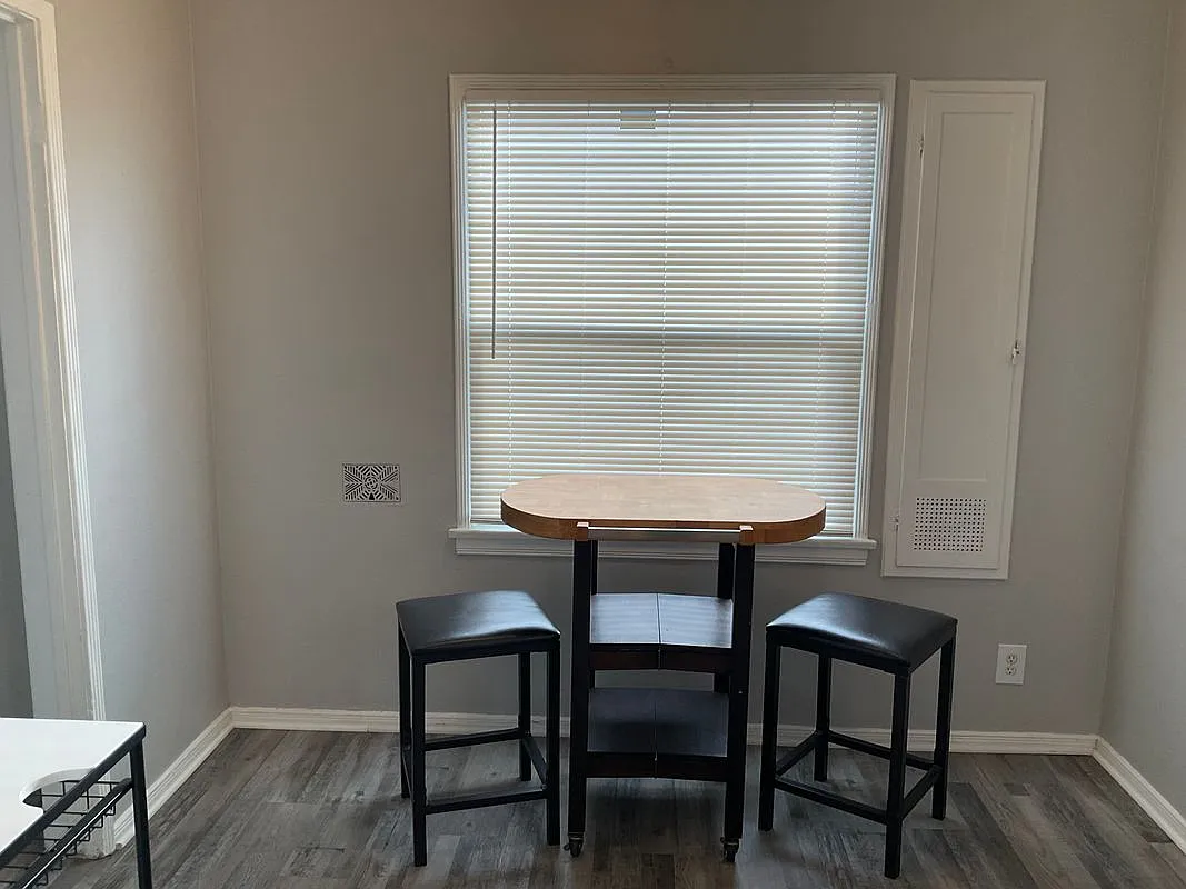 1 bed, 1.0 bath, 900 sqft, $2,200 — Photo 4