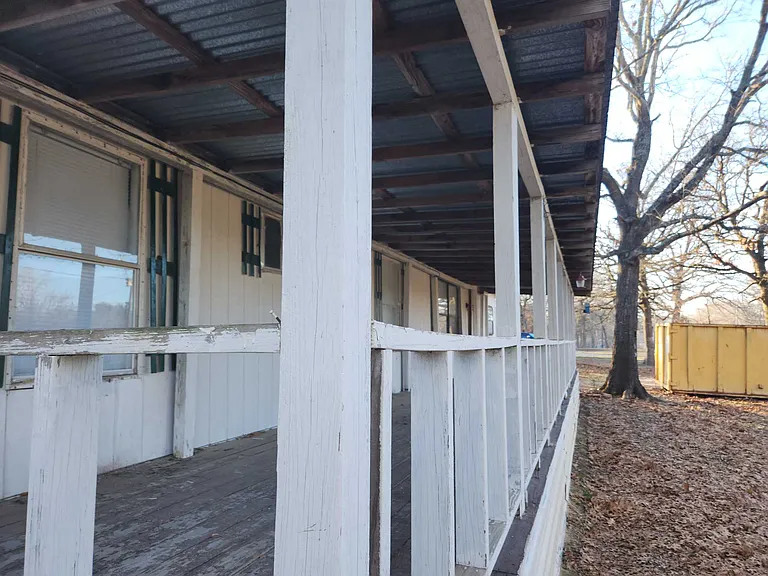 11202 Private Road 6104 — Photo 3