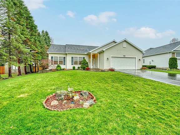 3rd image of 117 Hawthorne Dr