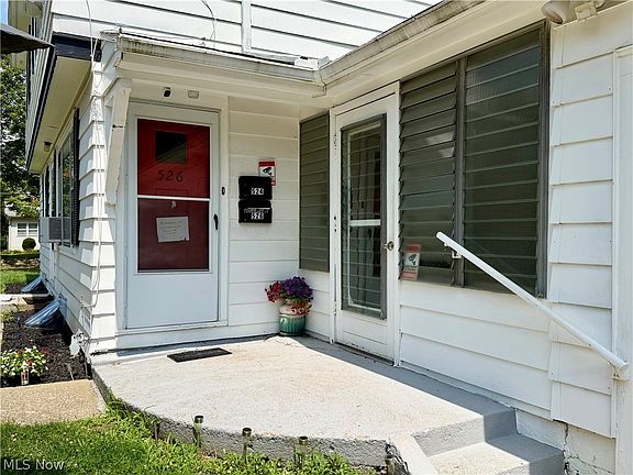 4th image of 526 N Firestone Blvd