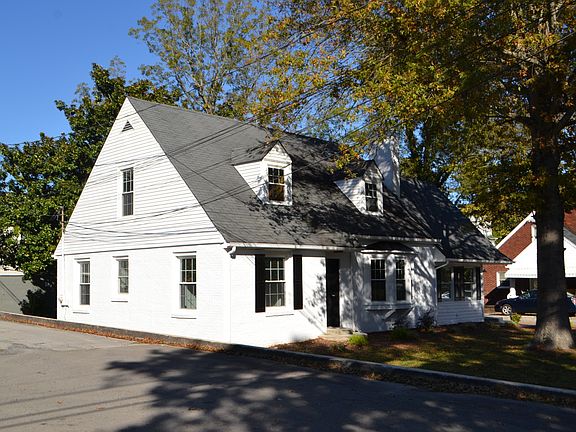 2nd image of 318 W Colville St