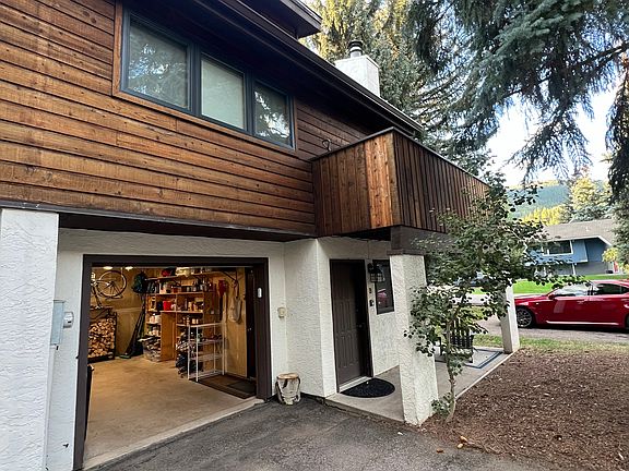 3rd image of 83 Larkspur Ln APT B