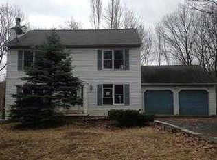 23 Holly Forest Rd, Mount Pocono, PA