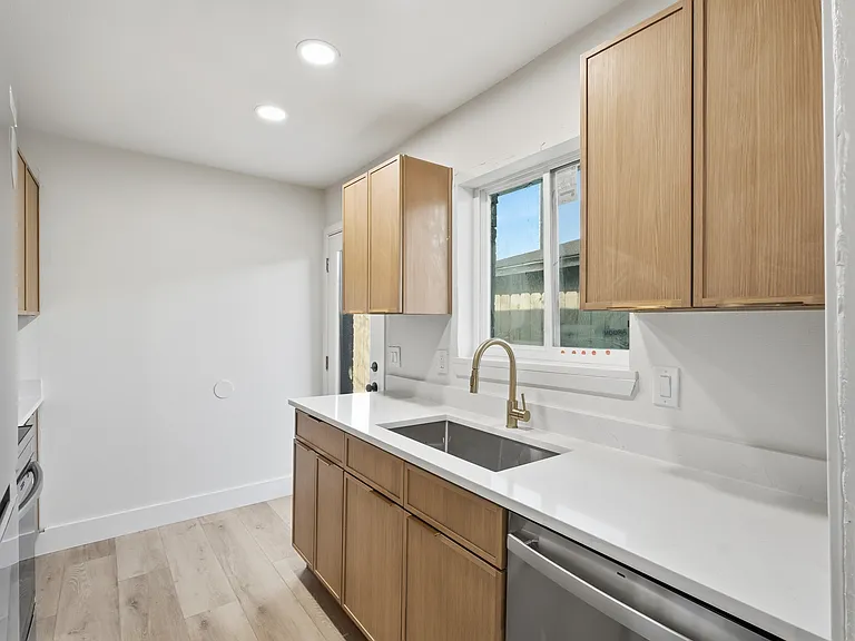 1721 R Ave #1723 — Photo 8