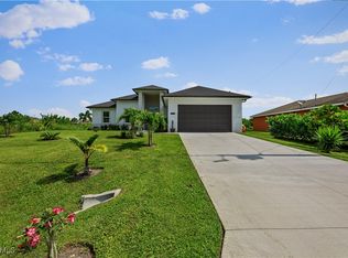 3002 42nd St SW, Lehigh Acres, FL 33976