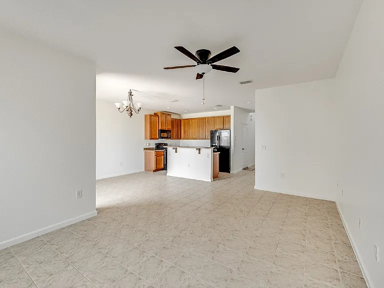 733 Ventura Dr — Photo 16