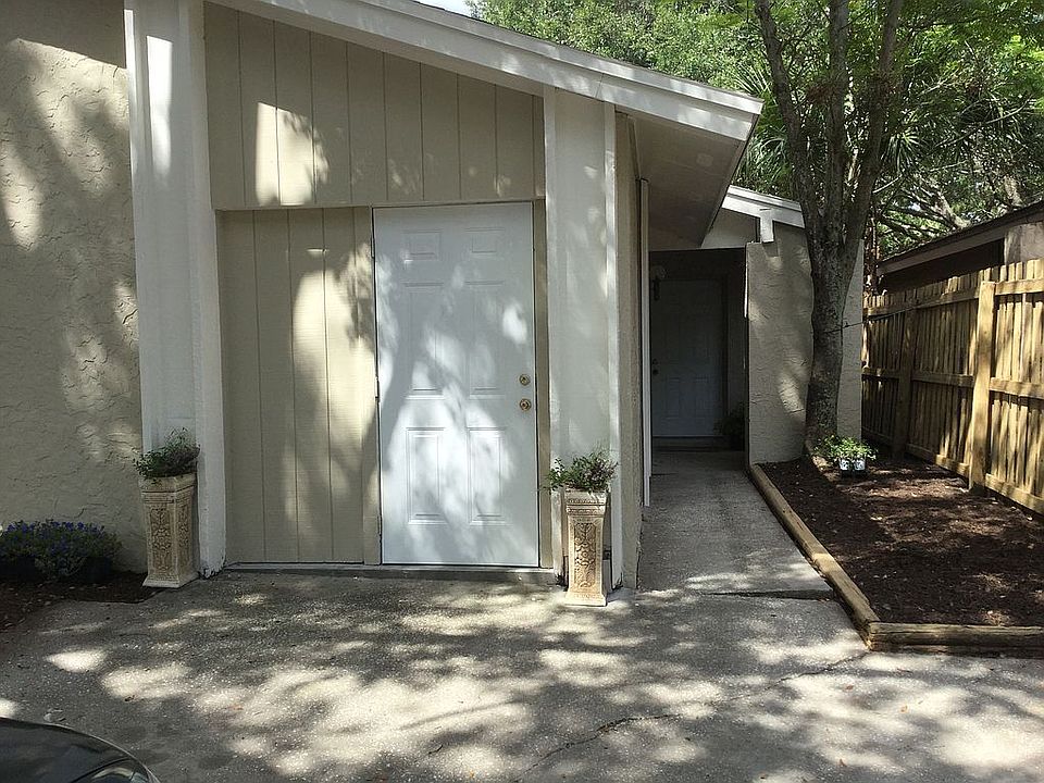 1st image of 10439 Rosemount Dr