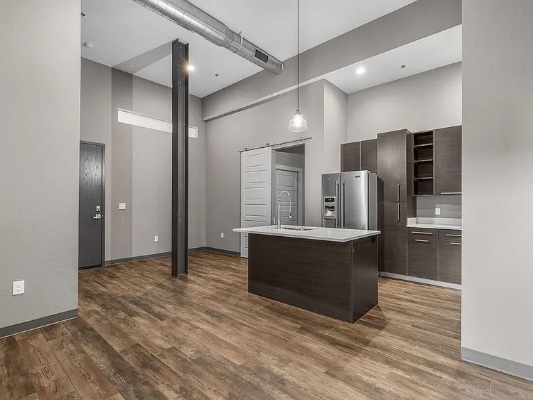 901 9th St #LOFT C — Photo 6