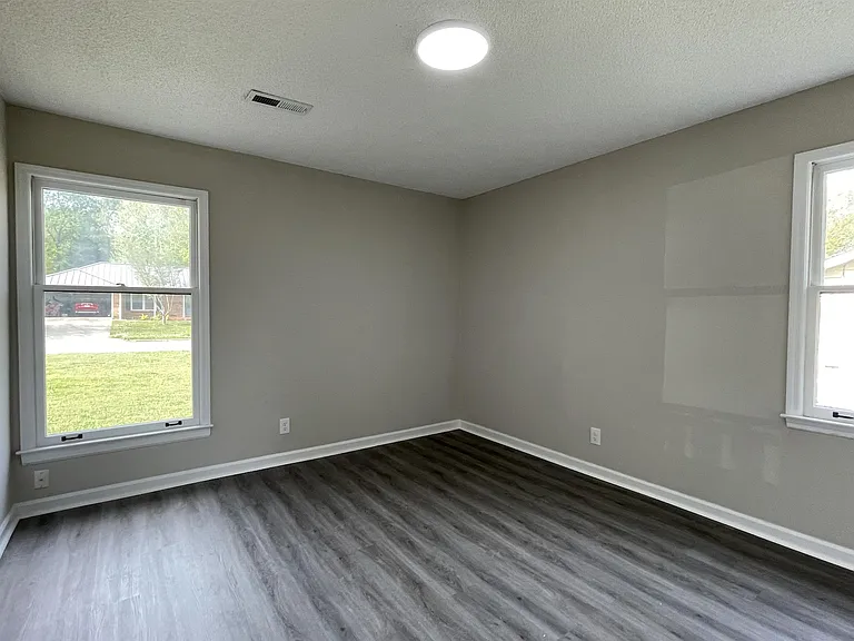 120 Springfield Ln — Photo 13
